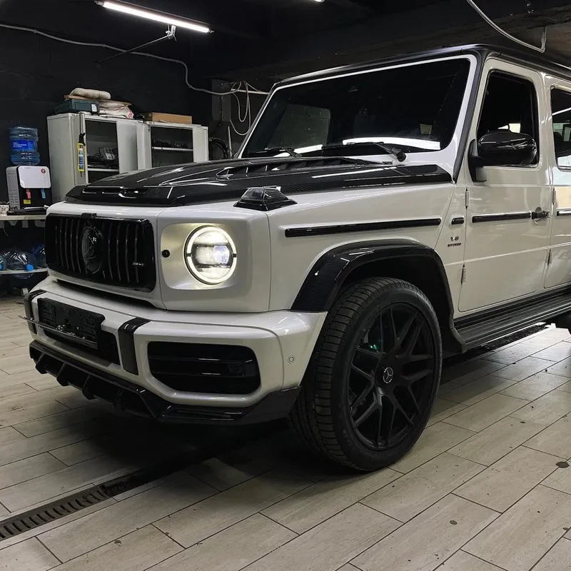 Mercedes G63 AMG — передний номер, рамка откинута